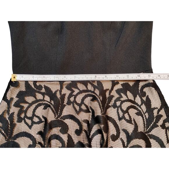Maggy London Lace Short Sleeve Fit & Flare Dress V-Neck Black Tan Womens Size 4 - Picture 6 of 7